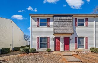Lovely 2-Bed, 1.5 Bath Townhome in Quail Run of Charlotte!