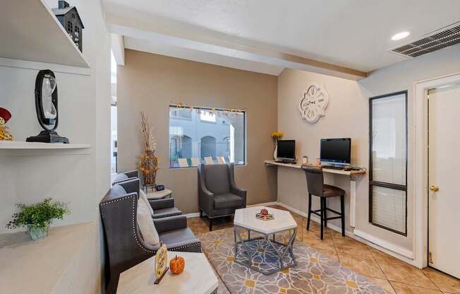 Glen Oaks Apartments Entrance with Seating