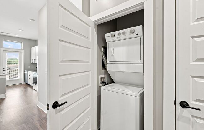 Studio, 1 bath, 640 sqft, $1,399, Unit 313 S1