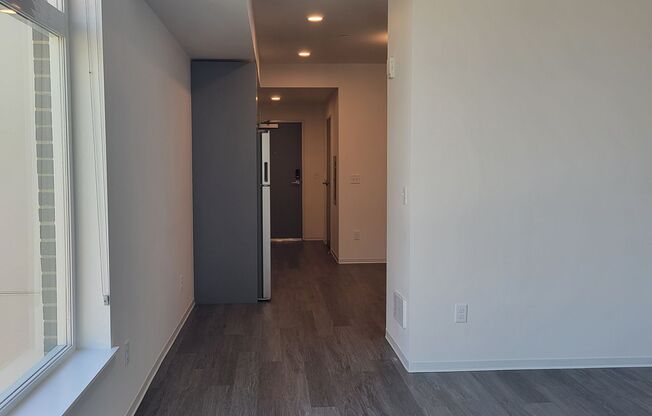 Studio, 1 bath, 480 sqft, $1,710, Unit 617