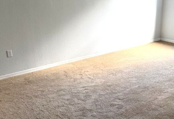 2 beds, 2 baths, $1,595, Unit ORANGE COUNTY