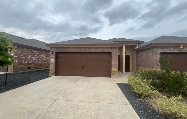 Luxury 3/2Duplex in Seguin, TX