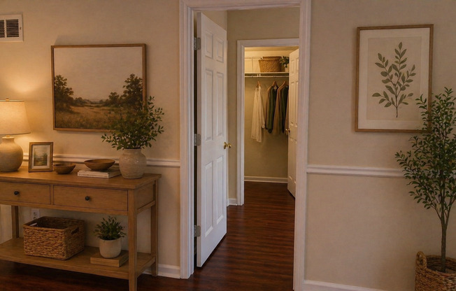 Gorgeous 2/2 Wood Floors Condo For Rent @ The Crest close to UCF and Valencia.