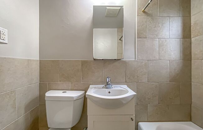 2 beds, 1 bath, 630 sqft, $945, Unit 104-05