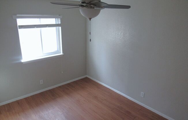 2 beds, 1 bath, $1,145, Unit # 233