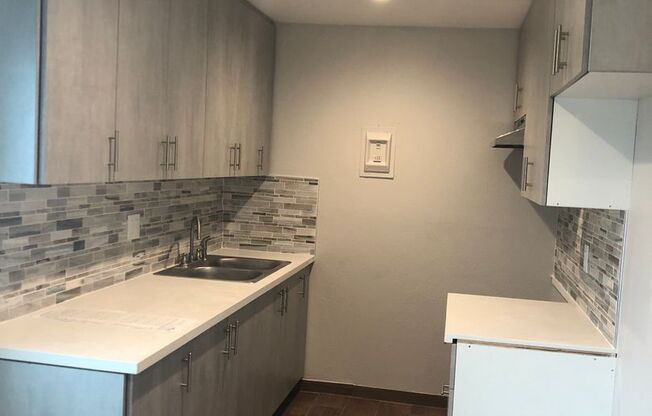 6112 SAN PEDRO LLC