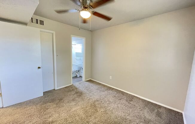 1 bed, 1 bath, 400 sqft, $700, Unit APT 213