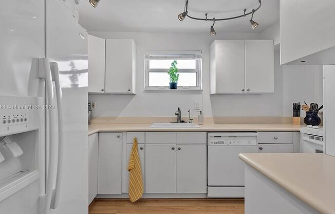 Live in the Heart of South Beach – Spacious 2 Bed, 2 Bath Apartment