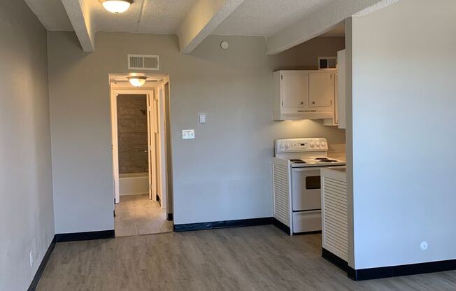 1 bed, 1 bath, 700 sqft, $825, Unit Unit 410