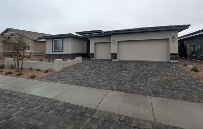 1039 FOREST FALCON DR