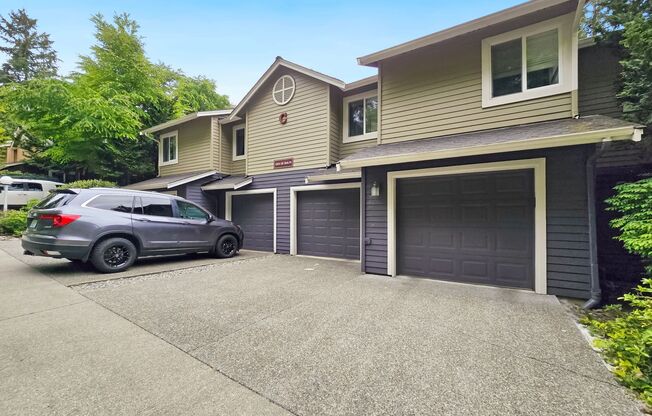Spacious 3-Bed, 3-Bath Home with Lower Level Bedrooms, Patio, and Garage Near Factoria Mall & Downtown Bellevue