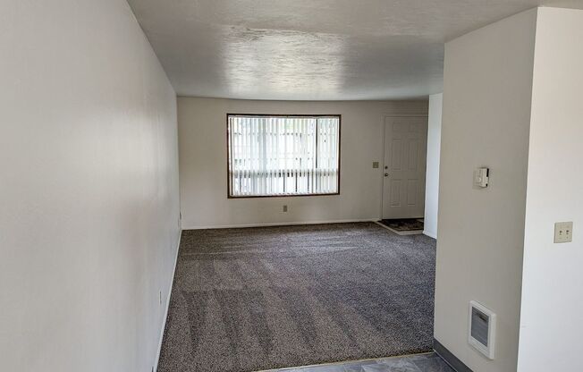 2 beds, 1 bath, 950 sqft, $1,175, Unit 1025