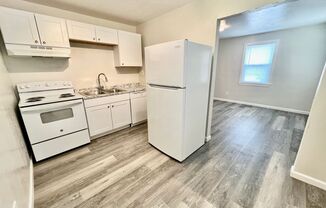2 beds, 1 bath, 700 sqft, $725, Unit APT 4