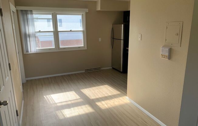 2 beds, 1 bath, 725 sqft, $1,150, Unit PM-309-204