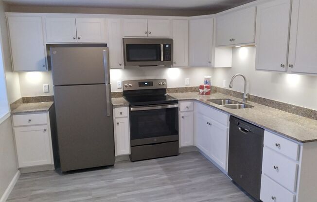 1 bed, 1 bath, 750 sqft, $1,265, Unit C08