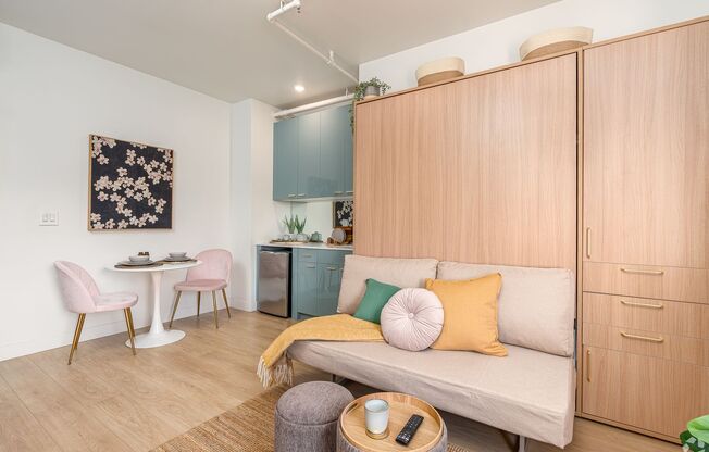 Studio, 1 bath, 223 sqft, $1,875, Unit 405