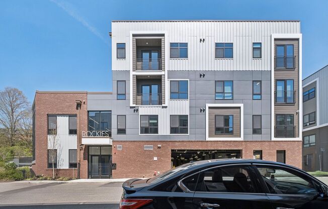 1 bed, 1 bath, 590 sqft, $1,540, Unit D210