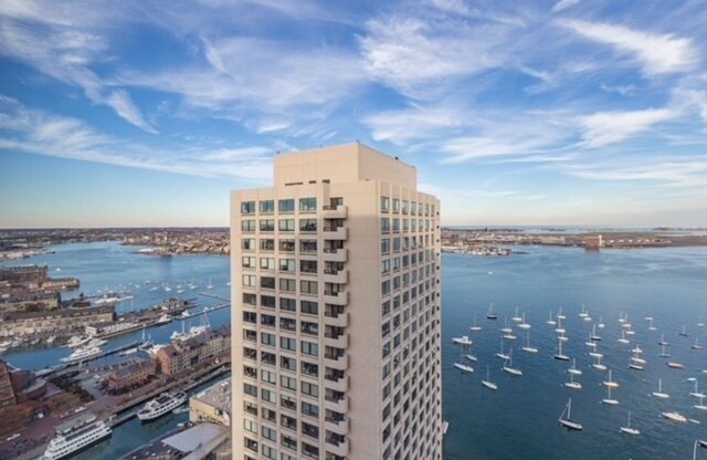 1 bed, 1 bath, 746 sqft, $3,600, Unit 32D
