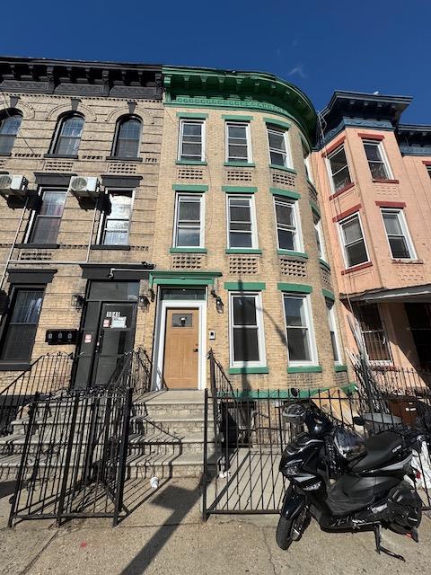 1851 PARK PL