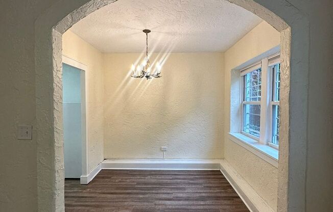 1 bed, 1 bath, 708 sqft, $1,330, Unit King Edward Annex 18