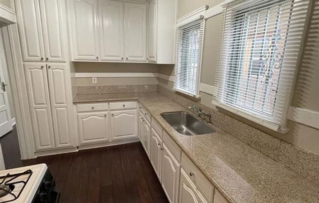 1 bed, 1 bath, 600 sqft, $1,895, Unit 752