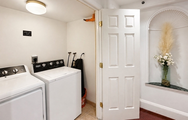 2 beds, 1 bath, 600 sqft, $3,800, Unit F-5