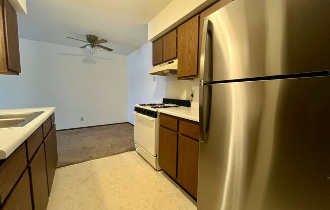 11322 W National Ave