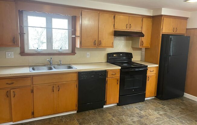 2 beds, 1 bath, $1,650, Unit Unit 2