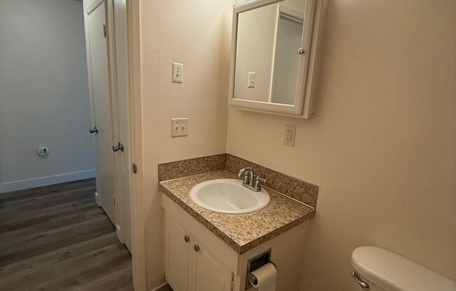 1 bed, 1 bath, 750 sqft, $1,250, Unit 119-4938