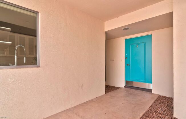 Nice Scottsdale Townhouse 2 bed 2 bath!