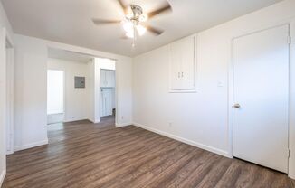 3 beds, 1 bath, $1,600, Unit Rear Unit