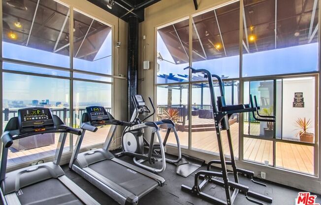 2 beds, 3 baths, 2,085 sqft, $7,250, Unit 1207