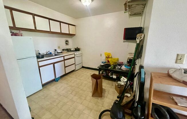 2 beds, 1 bath, $1,195, Unit 308