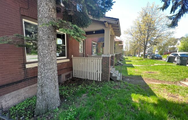 4 beds, 1 bath, $1,775, Unit 1732 E 5th Street