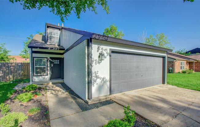 445 E CASTLE HBR DR