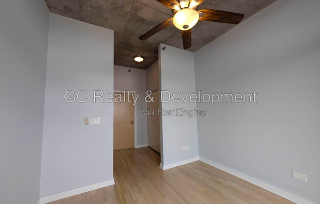 2 beds, 1 bath, 900 sqft, $2,900, Unit 2906