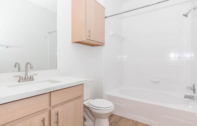 1 bed, 1 bath, 683 sqft, $1,077