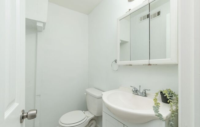 1 bed, 1.5 baths, 1,274 sqft, $1,795, Unit 1429-1
