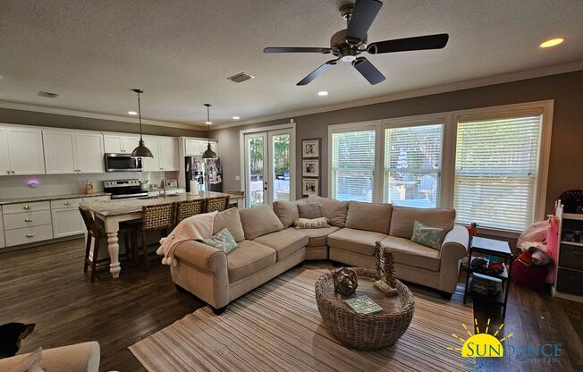 Stunning 3-Bedroom Home in desirable Destin location!