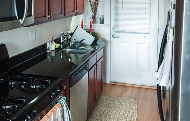 1 bed, 1 bath, 708 sqft, $2,295, Unit 4865-3W