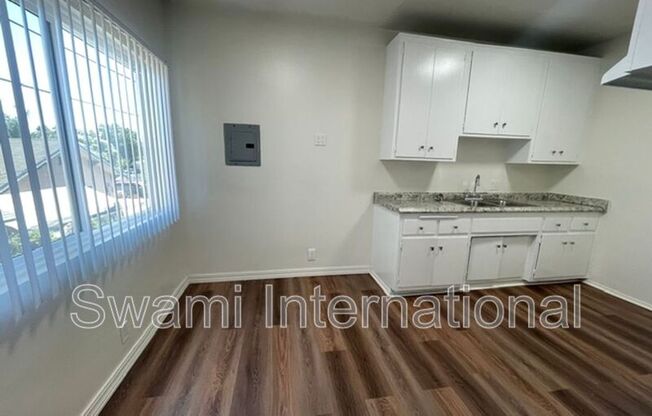 10970 S Figueroa St