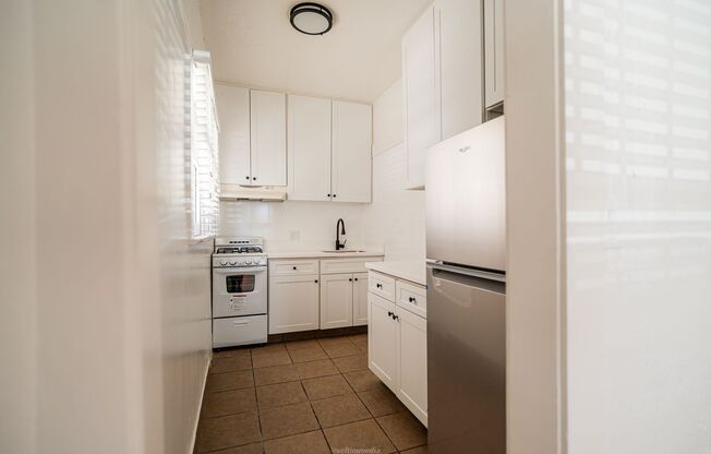 Studio, 1 bath, 280 sqft, $1,595