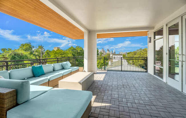 Apartments in Knox-Henderson, TX - Larq Henderson Downtown Dallas views