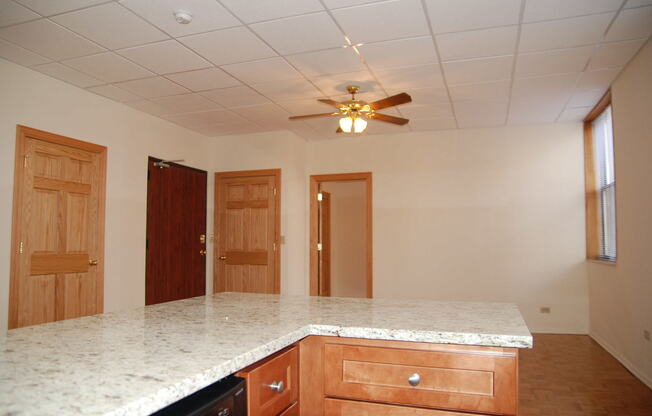 2 beds, 1 bath, 900 sqft, $2,650, Unit 620-402