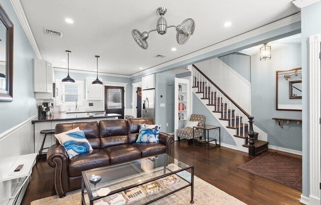 114 TUDOR ST