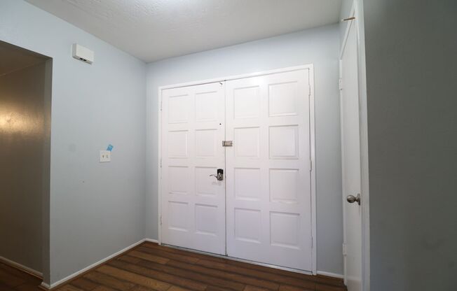 3 beds, 2 baths, $2,000