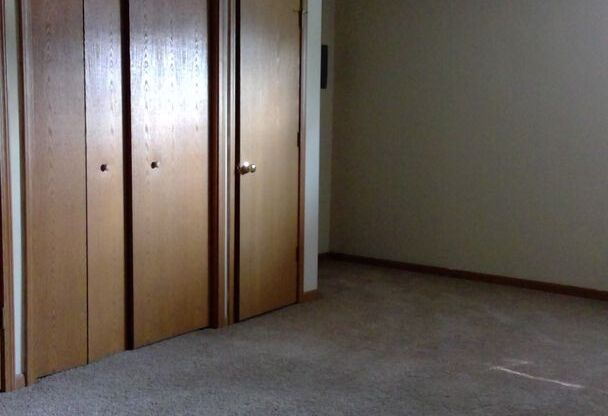 Studio, 1 bath, 550 sqft, $775, Unit 824