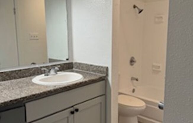 1 bed, 1 bath, 750 sqft, $925, Unit 6713