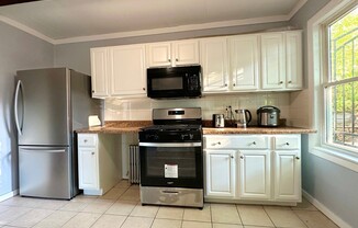3 beds, 1 bath, 1,450 sqft, $2,950, Unit 2