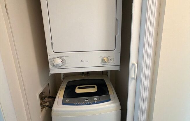 2 beds, 2 baths, 1,000 sqft, $1,990, Unit 14210 #A3